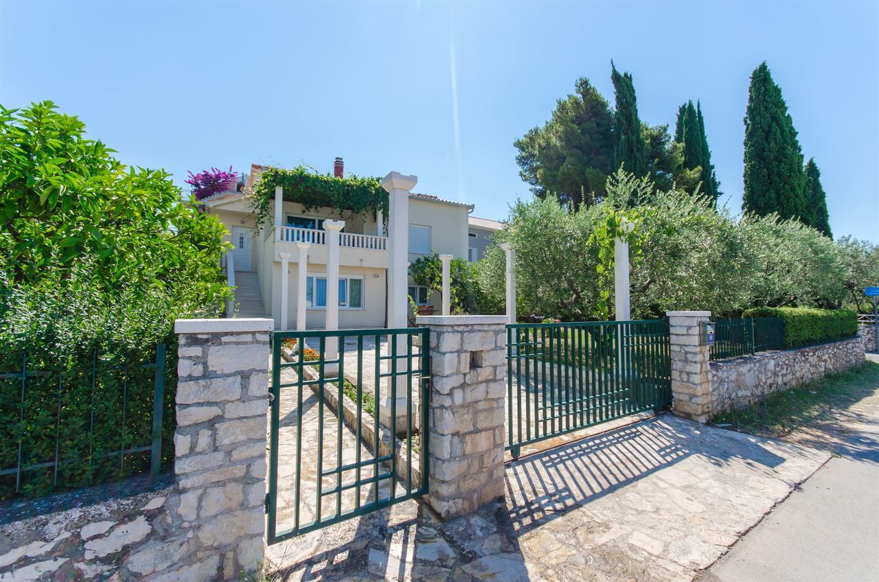 Apartments Maja Trogir Eksteriør billede