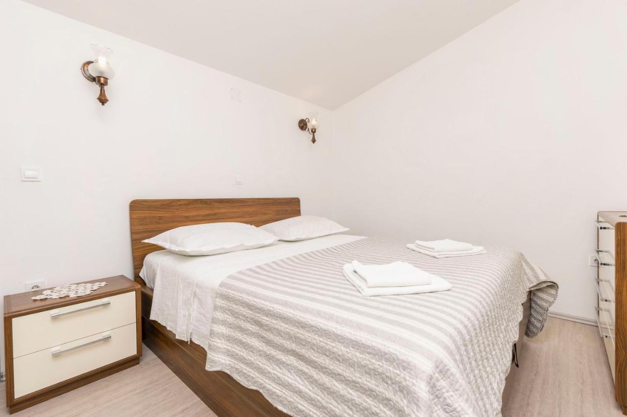 Apartments Maja Trogir Eksteriør billede